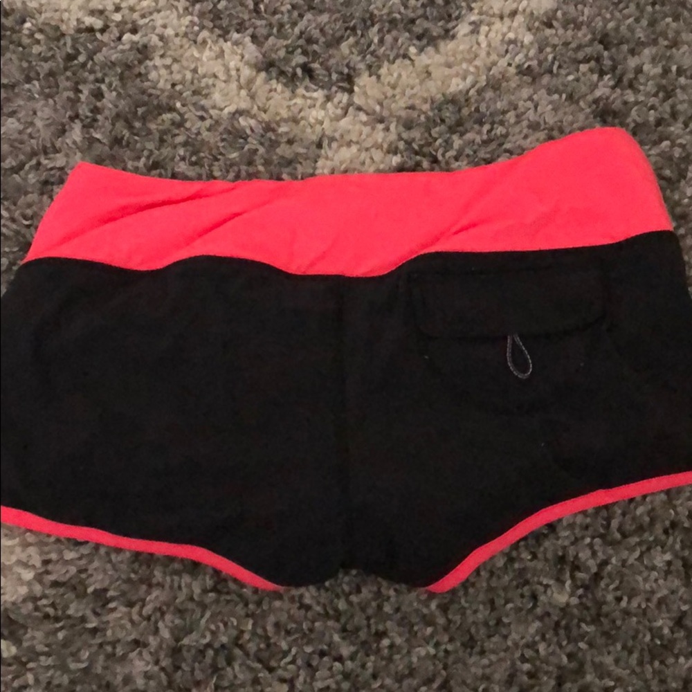 Workout shorts - Picture 2 of 2